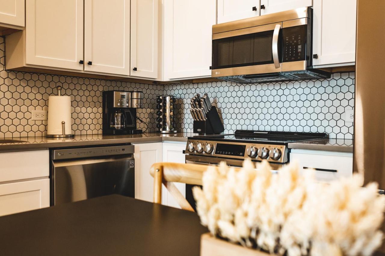 Three Trails Apartment Elkin Bagian luar foto