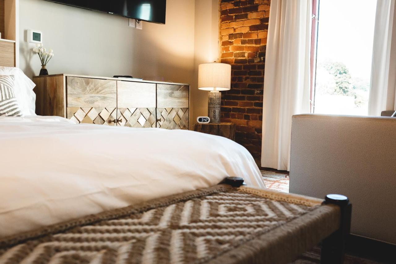 Three Trails Apartment Elkin Bagian luar foto
