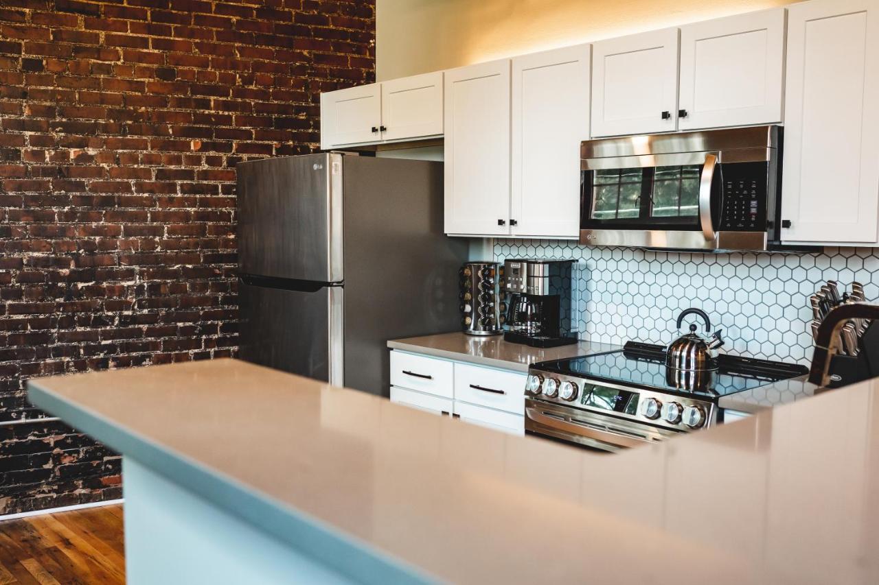 Three Trails Apartment Elkin Bagian luar foto