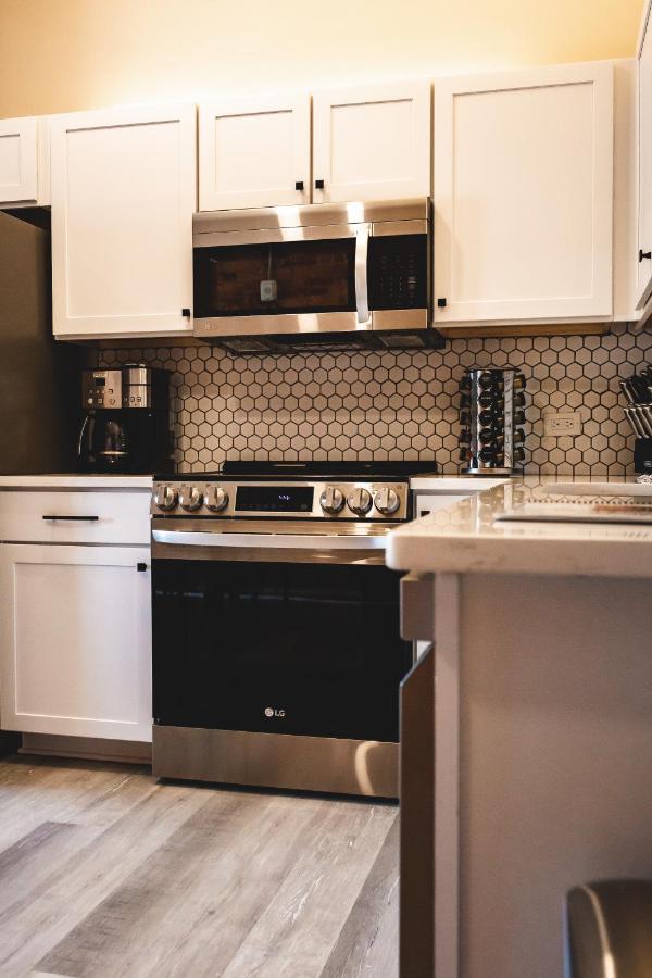 Three Trails Apartment Elkin Bagian luar foto