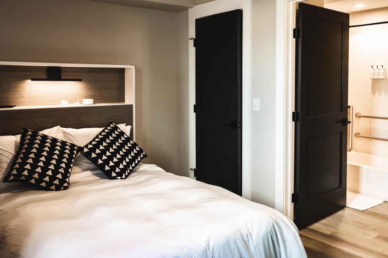 Three Trails Apartment Elkin Bagian luar foto